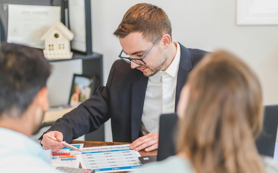 Faut-il que je fasse confiance à mon conseiller bancaire ou à un CGP ?